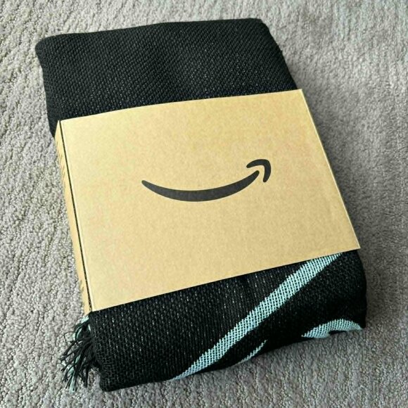 NEW SEATTLE KRAKEN Season Home Opener Opening Night WOVEN BLANKET 10.9 2025 SGA - Picture 3 of 6